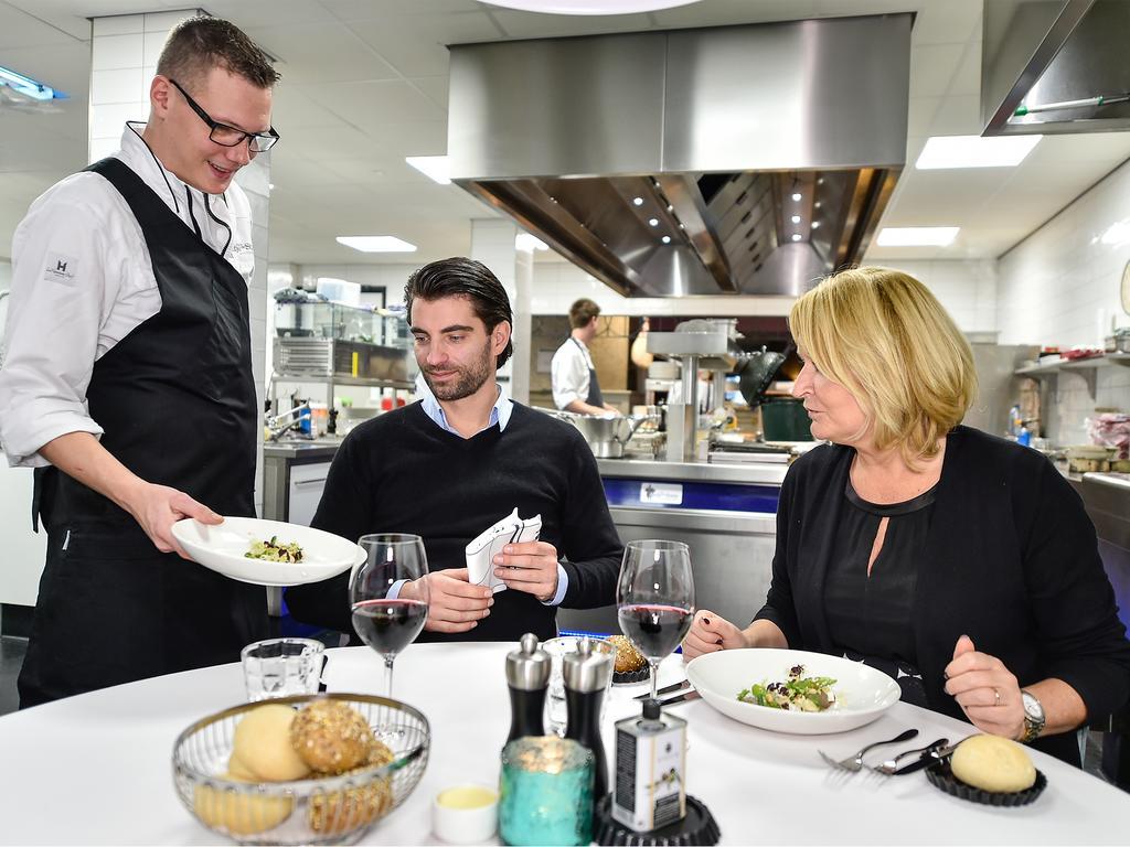 Brasserie-Hotel Antje Van De Statie เวียต์ ภายนอก รูปภาพ