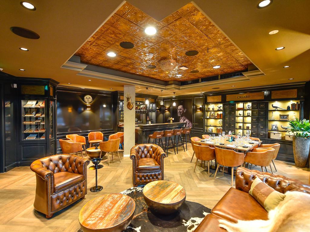 Brasserie-Hotel Antje Van De Statie เวียต์ ภายนอก รูปภาพ