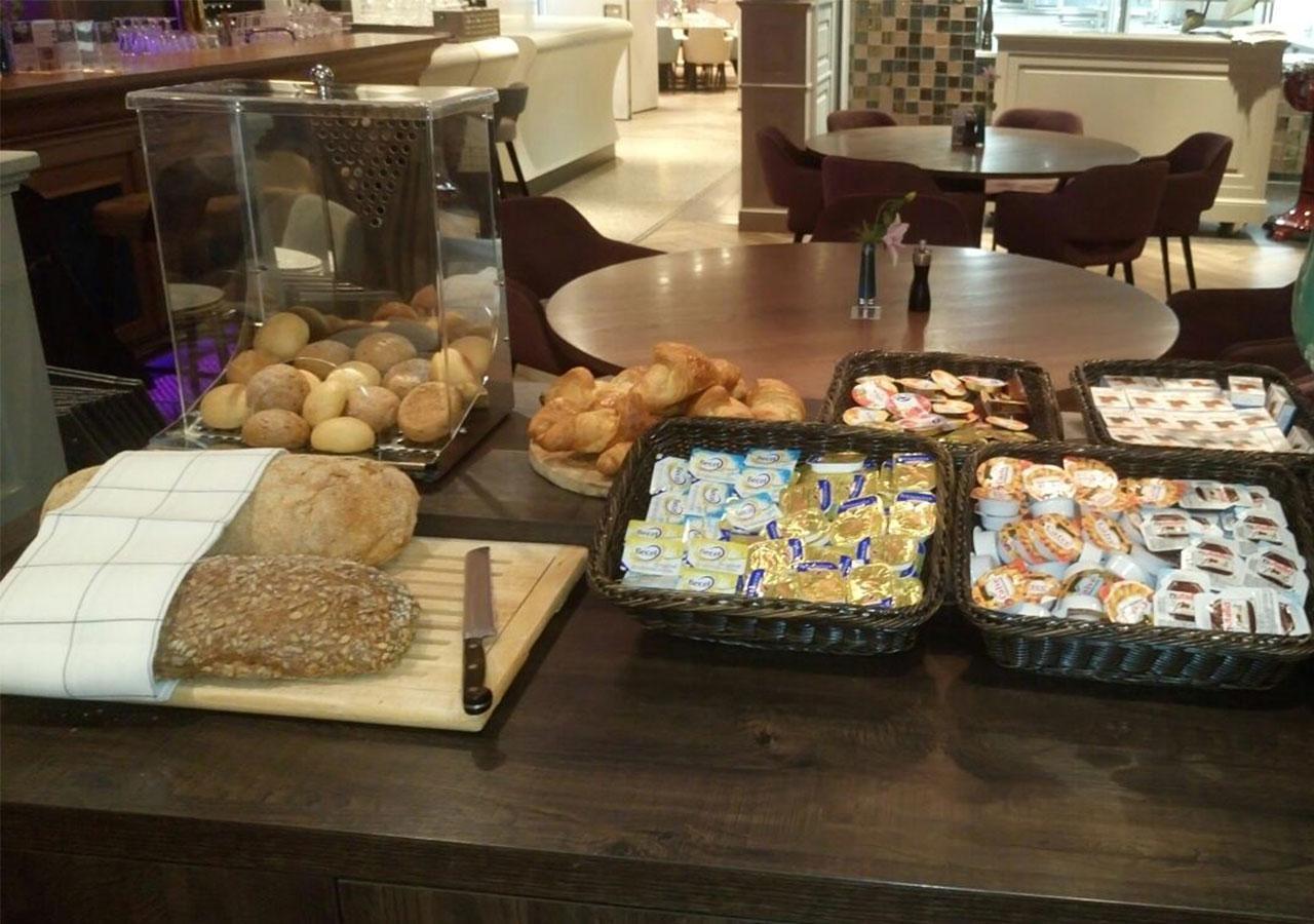 Brasserie-Hotel Antje Van De Statie เวียต์ ภายนอก รูปภาพ