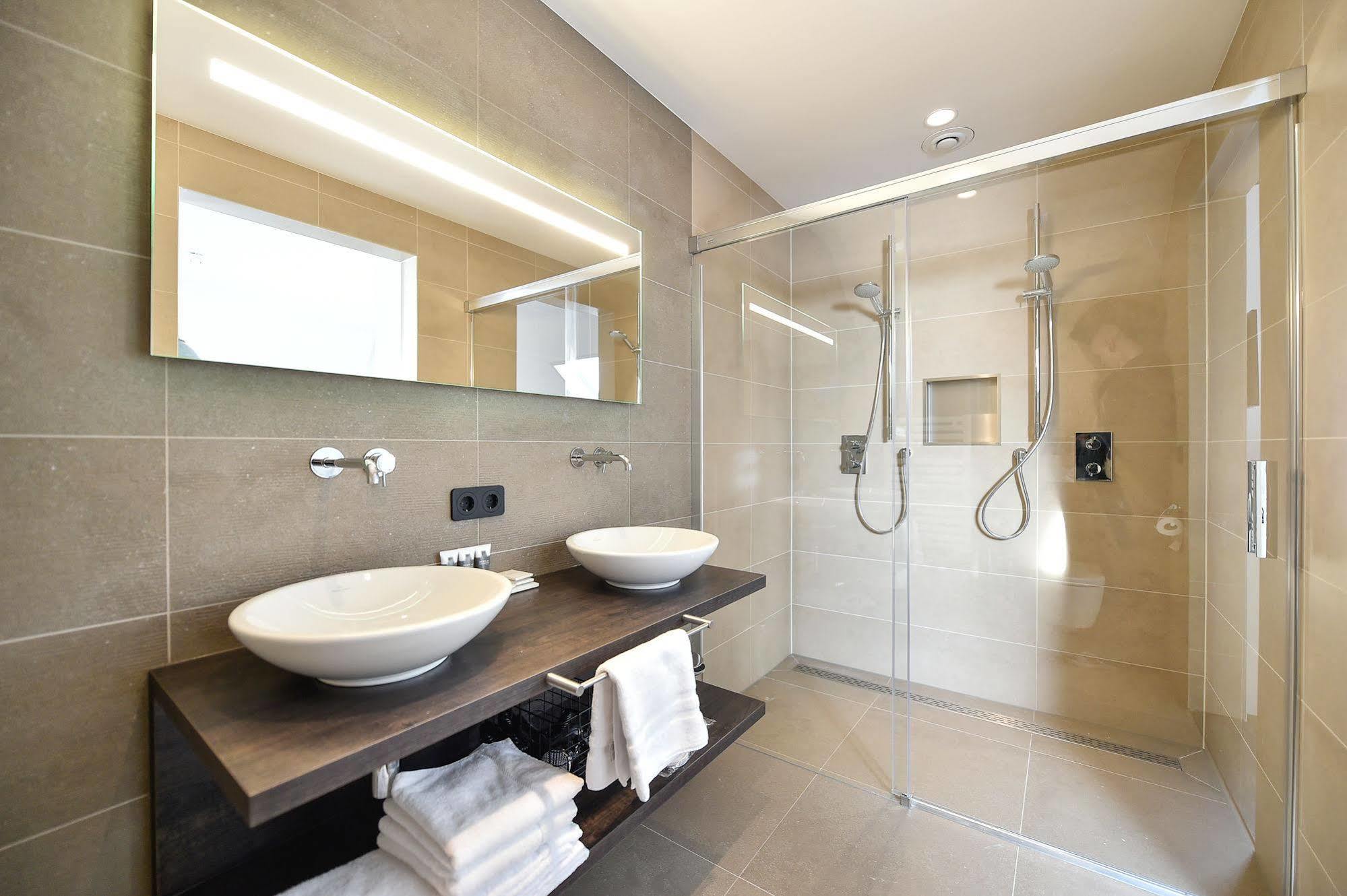 Brasserie-Hotel Antje Van De Statie เวียต์ ภายนอก รูปภาพ