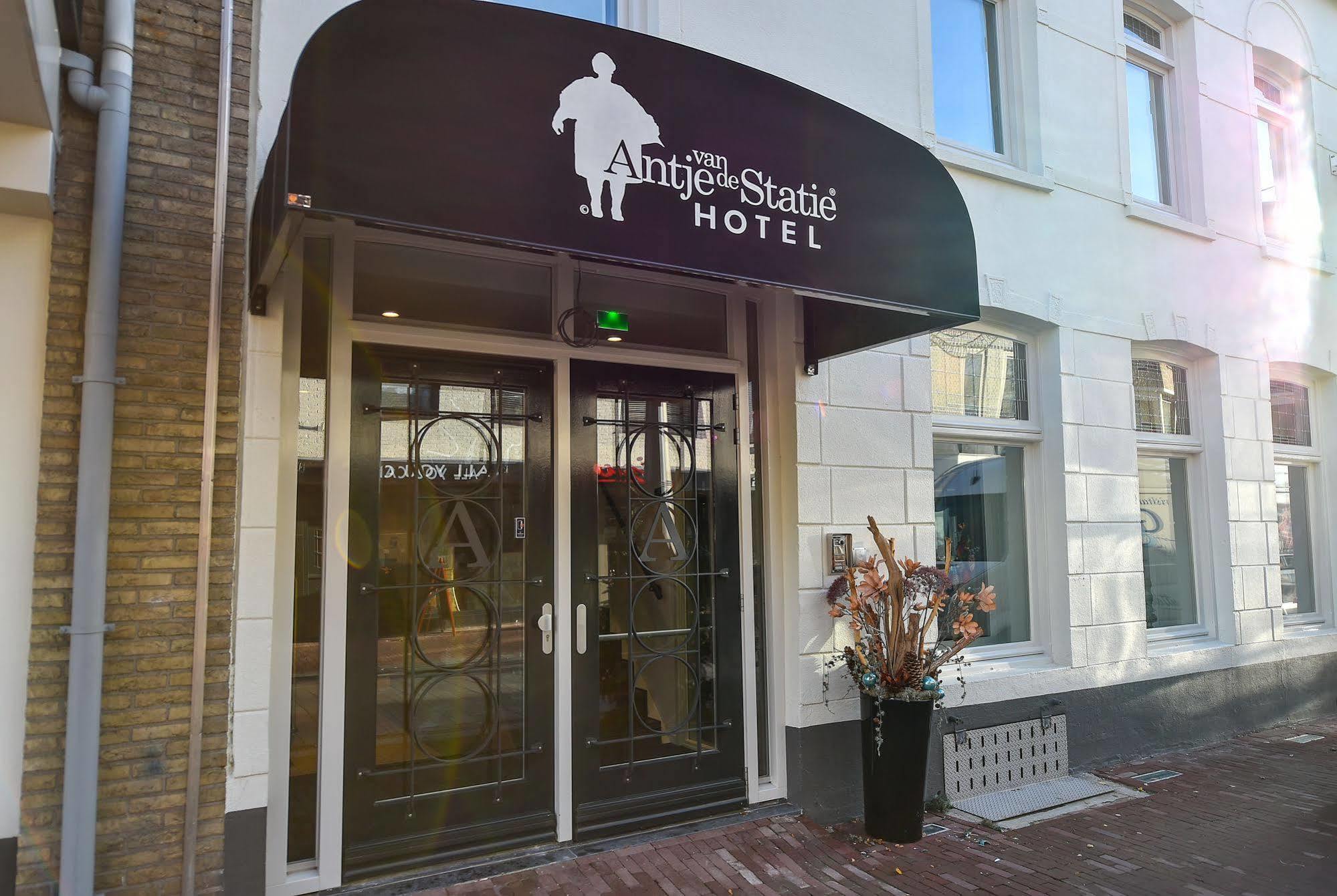 Brasserie-Hotel Antje Van De Statie เวียต์ ภายนอก รูปภาพ