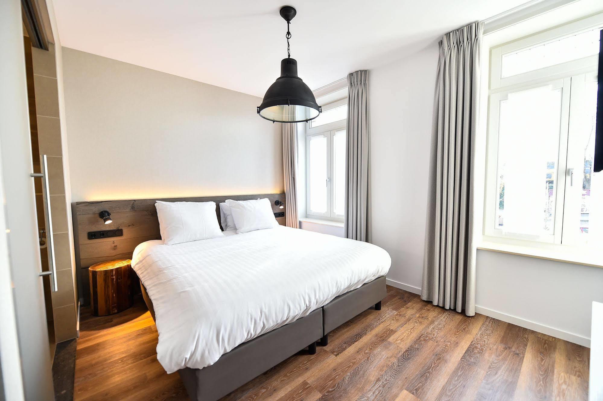 Brasserie-Hotel Antje Van De Statie เวียต์ ภายนอก รูปภาพ