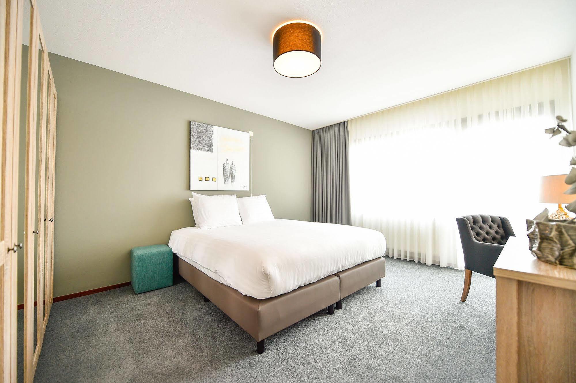 Brasserie-Hotel Antje Van De Statie เวียต์ ภายนอก รูปภาพ